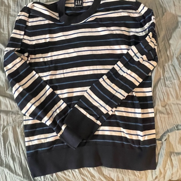 Bundle of 3 GAP shirts. - Picture 12 of 12